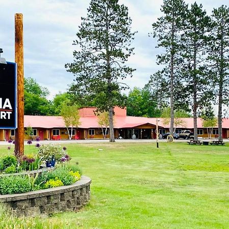 Hiawatha Lodge Inn Ийгъл Ривър Екстериор снимка