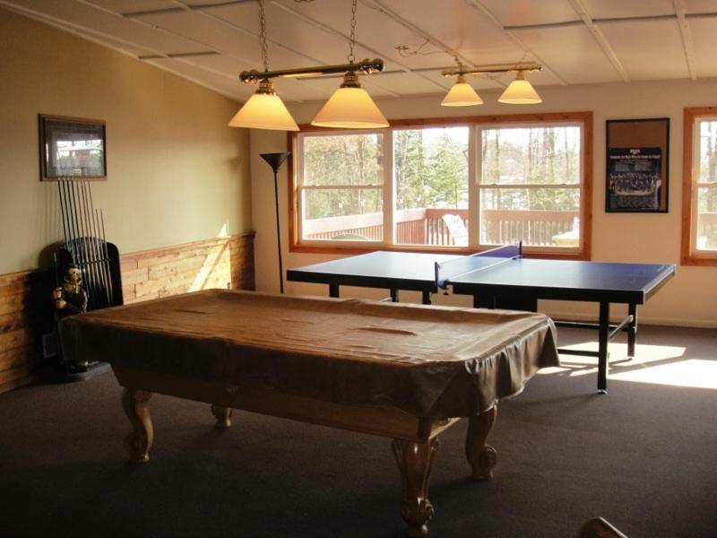 Hiawatha Lodge Inn Ийгъл Ривър Екстериор снимка