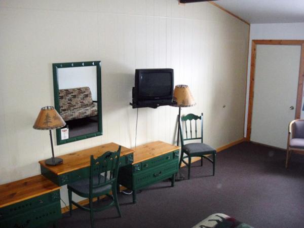 Hiawatha Lodge Inn Ийгъл Ривър Стая снимка